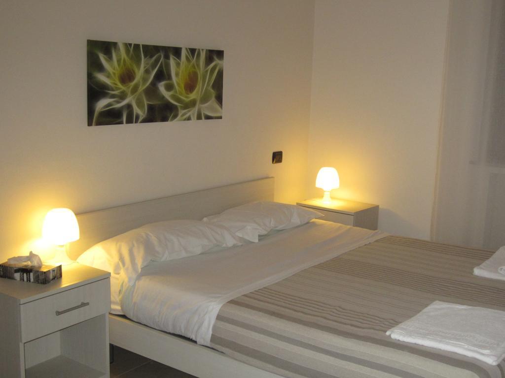Maura Appartamenti Peschiera del Garda Luaran gambar